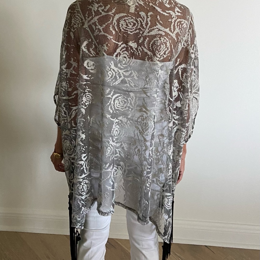 Beautiful TYCHE Lacy Shawl/Cover Up - Picture 12 of 12